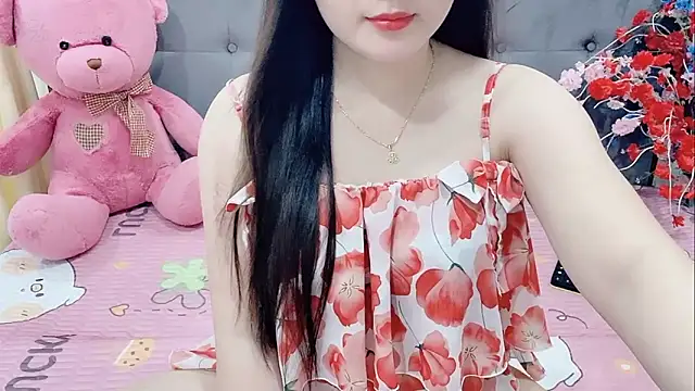 Snapshot of Funikio chatting on November 6, 1:39 am Funikio online show from November 6, 1:39 am