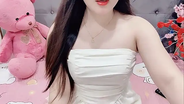 Snapshot of Funikio chatting on November 8, 2:17 pm Funikio online show from November 8, 2:17 pm