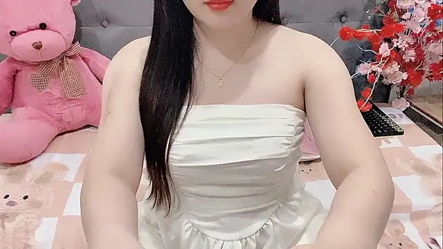 Snapshot of Funikio chatting on November 19, 1:22 pm Funikio online show from November 19, 1:22 pm