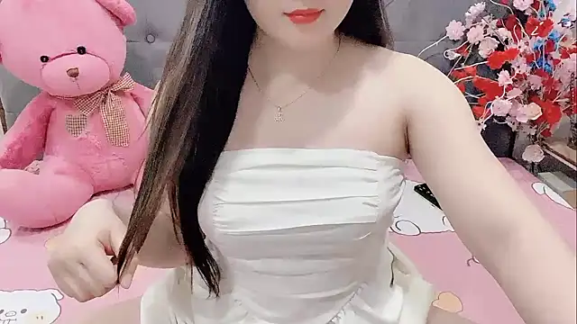 Snapshot of Funikio chatting on November 25, 2:17 pm Funikio online show from November 25, 2:17 pm