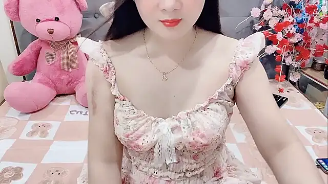 Snapshot of Funikio chatting on December 3, 1:13 am Funikio online show from December 3, 1:13 am