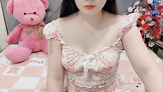 Snapshot of Funikio chatting on December 3, 2:04 pm Funikio online show from December 3, 2:04 pm