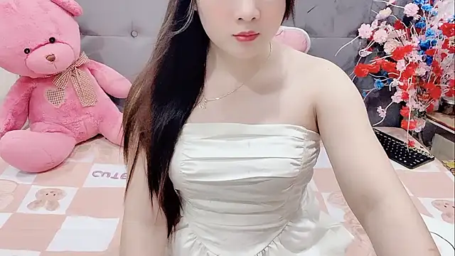 Snapshot of Funikio chatting on December 4, 2:26 pm Funikio online show from December 4, 2:26 pm