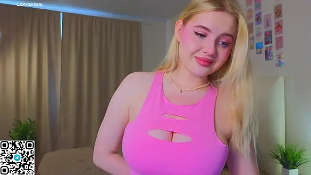 Snapshot of oliviabr0wn0 chatting on October 19, 2:01 am oliviabr0wn0 online show from October 19, 2:01 am