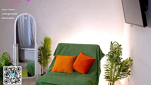 oliviabr0wn0 online show from March 11, 2:17 am