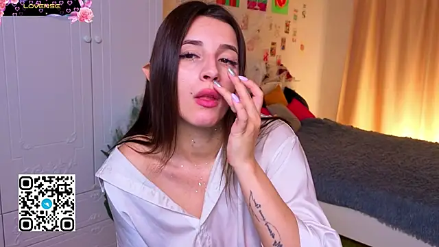 Snapshot of melissaf0rst chatting on October 30, 2:24 am melissaf0rst online show from October 30, 2:24 am