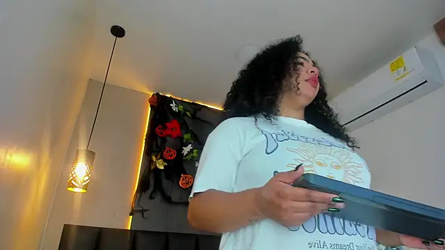 memphiswilliam online show from November 3, 2:57 am