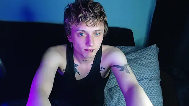 Snapshot of axxxturel chatting on February 19, 10:20 pm axxxturel online show from February 19, 10:20 pm