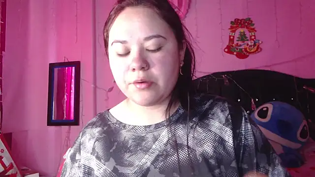 NikkiRous  online show from November 17, 2:45 pm