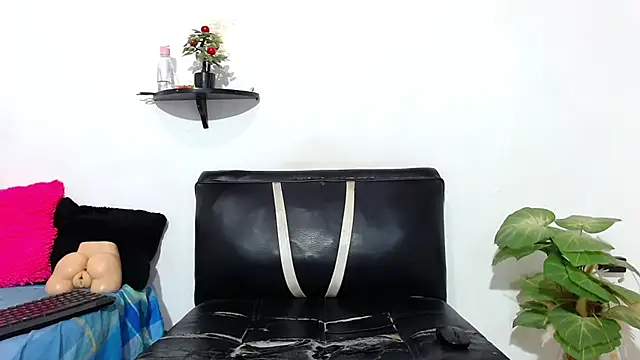 Snapshot of Martin_fiif chatting on July 27, 3:02 am Martin fiif online show from July 27, 3:02 am