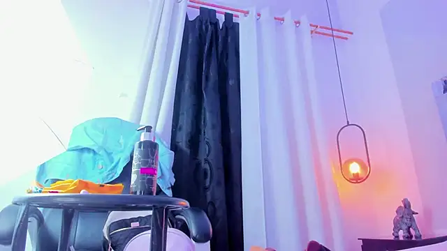 Emily Gil1 online show from March 3, 5:07 pm