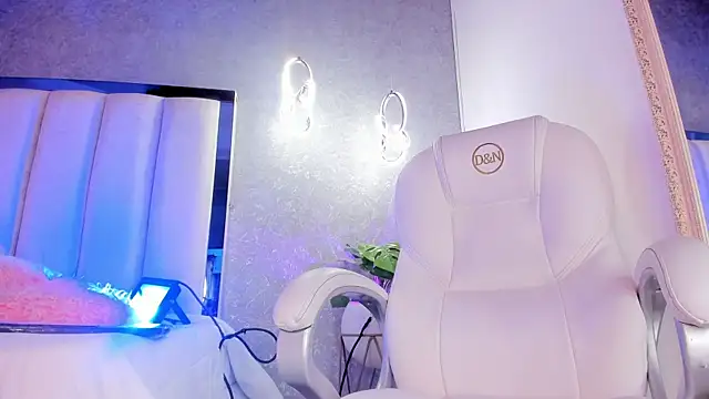 AilishBenson online show from November 15, 5:20 pm