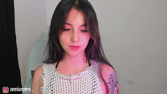 Snapshot of annie_mora chatting on January 24, 2:39 am annie mora online show from January 24, 2:39 am