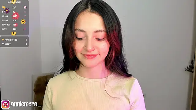 Snapshot of annie_mora chatting on February 21, 3:01 am annie mora online show from February 21, 3:01 am