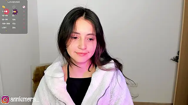 Snapshot of annie_mora chatting on February 26, 4:14 am annie mora online show from February 26, 4:14 am