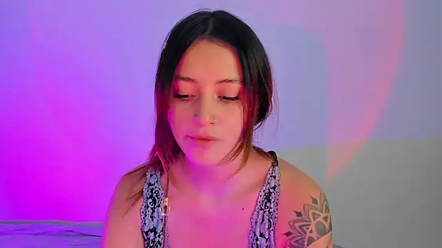 Snapshot of annie_mora chatting on November 25, 2:11 am annie mora online show from November 25, 2:11 am