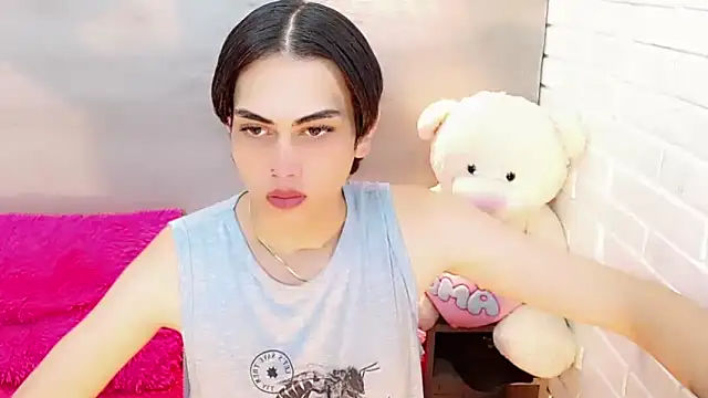 Daniela Pink  online show from October 28, 8:00 pm