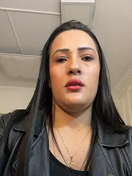 KimWessel  online show from March 17, 5:27 pm