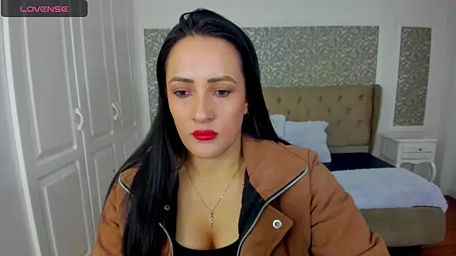 KimWessel  online show from March 27, 7:02 pm