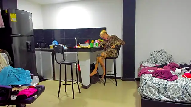 barbara anal squirt  online show from March 13, 5:54 am