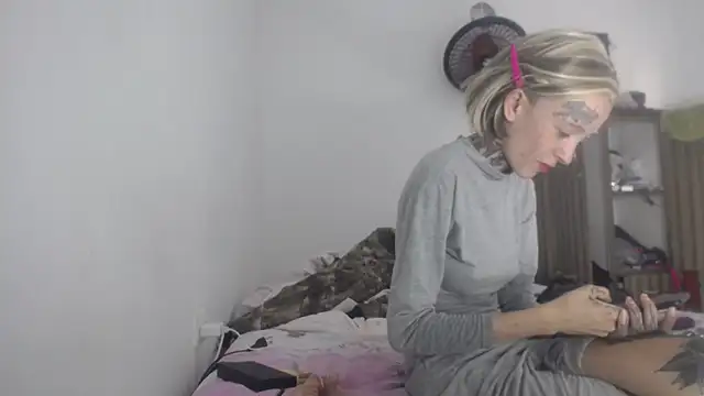 barbara anal squirt  online show from April 7, 9:04 pm