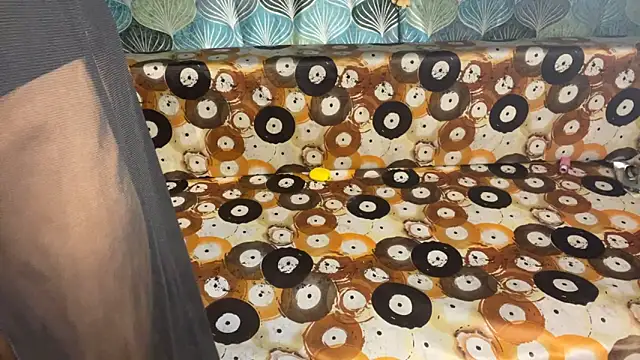 shuhana  online show from April 23, 9:30 am