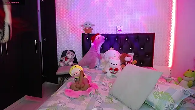 redgirlofficial online show from December 27, 11:53 pm