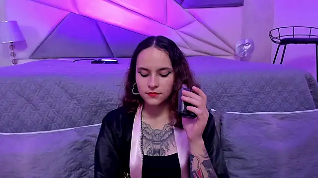 Snapshot of AnnyThompson_ chatting on January 10, 12:49 am AnnyThompson online show from January 10, 12:49 am