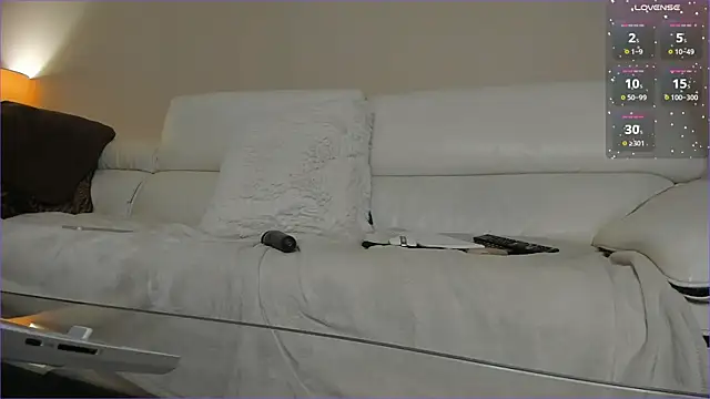 xqueenyasmine online show from February 1, 5:49 am