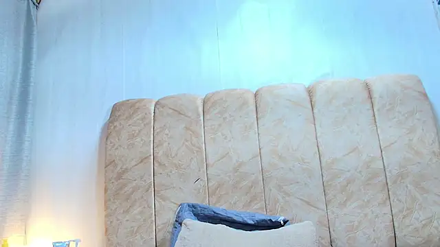 Zoe Curvy online show from January 19, 12:31 pm