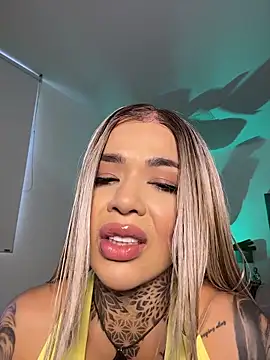 Snapshot of milaivanova chatting on November 20, 8:52 pm milaivanova online show from November 20, 8:52 pm