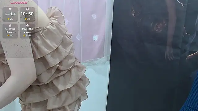 Snapshot of KaleAnisa chatting on September 14, 1:27 am KaleAnisa online show from September 14, 1:27 am