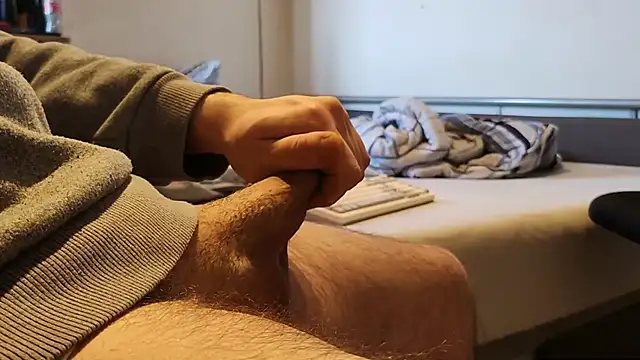 Snapshot of Alphapimmelchen chatting on March 9, 11:47 am Alphapimmelchen online show from March 9, 11:47 am