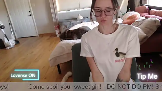 Plantbabeee online show from April 22, 7:26 pm