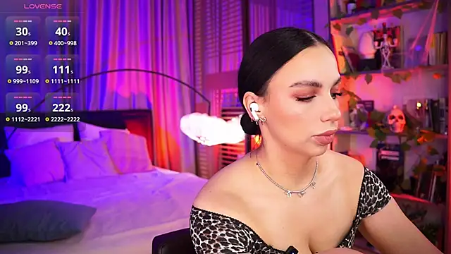 LunaNight online show from November 3, 8:21 pm