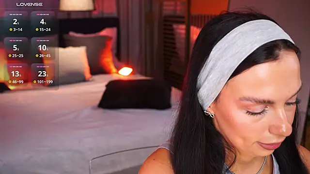 LunaNight online show from April 19, 8:44 pm