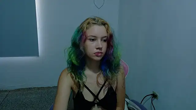 WandaDoll online show from February 5, 12:10 pm