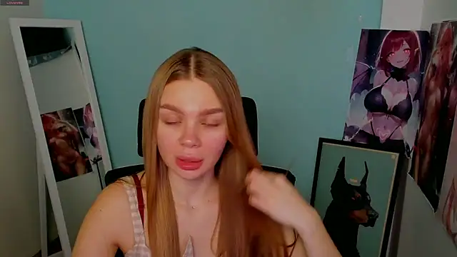 Molly sweetie online show from December 3, 7:10 am