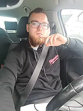 Snapshot of Sweet_bear69 chatting on September 27, 8:19 am Sweet bear69 online show from September 27, 8:19 am