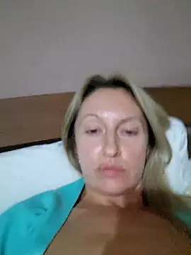 Snapshot of Miss____Mia_ chatting on September 24, 4:10 pm Miss Mia online show from September 24, 4:10 pm