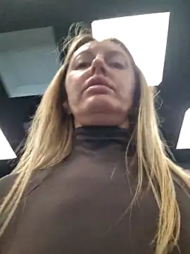 Miss    Mia  online show from November 25, 9:42 am