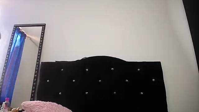 sweet skylove  online show from April 18, 8:20 pm