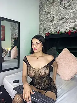 Snapshot of Maylin_Garcia chatting on February 7, 6:45 pm Maylin Garcia online show from February 7, 6:45 pm