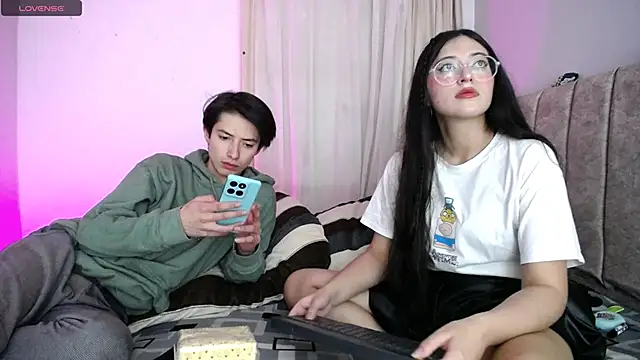 Snapshot of Pinkandyellowpokemon chatting on September 24, 4:16 am Pinkandyellowpokemon online show from September 24, 4:16 am