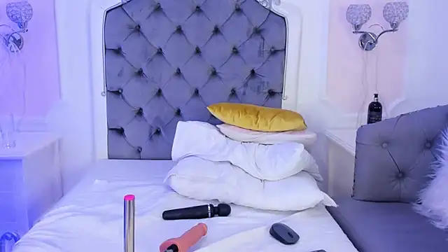 Snapshot of Jasmine55__ chatting on December 10, 6:44 am Jasmine55 online show from December 10, 6:44 am