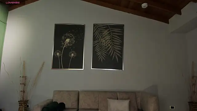 CorinneRusso online show from November 24, 5:40 am