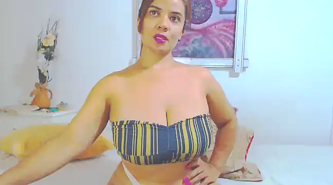 Snapshot of SoniaGresson chatting on January 30, 1:22 am SoniaGresson online show from January 30, 1:22 am