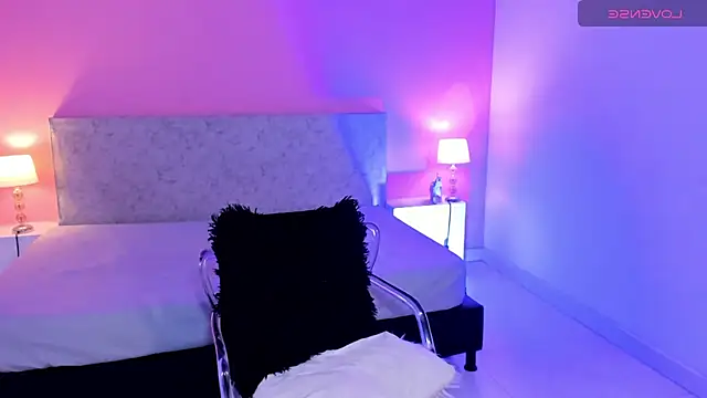 BlakmillerrGilson online show from September 19, 7:47 pm