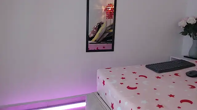 Snapshot of AnnadirtyXo chatting on March 1, 8:13 am AnnadirtyXo online show from March 1, 8:13 am