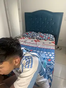 Leonarrrd 01 online show from February 15, 10:10 pm